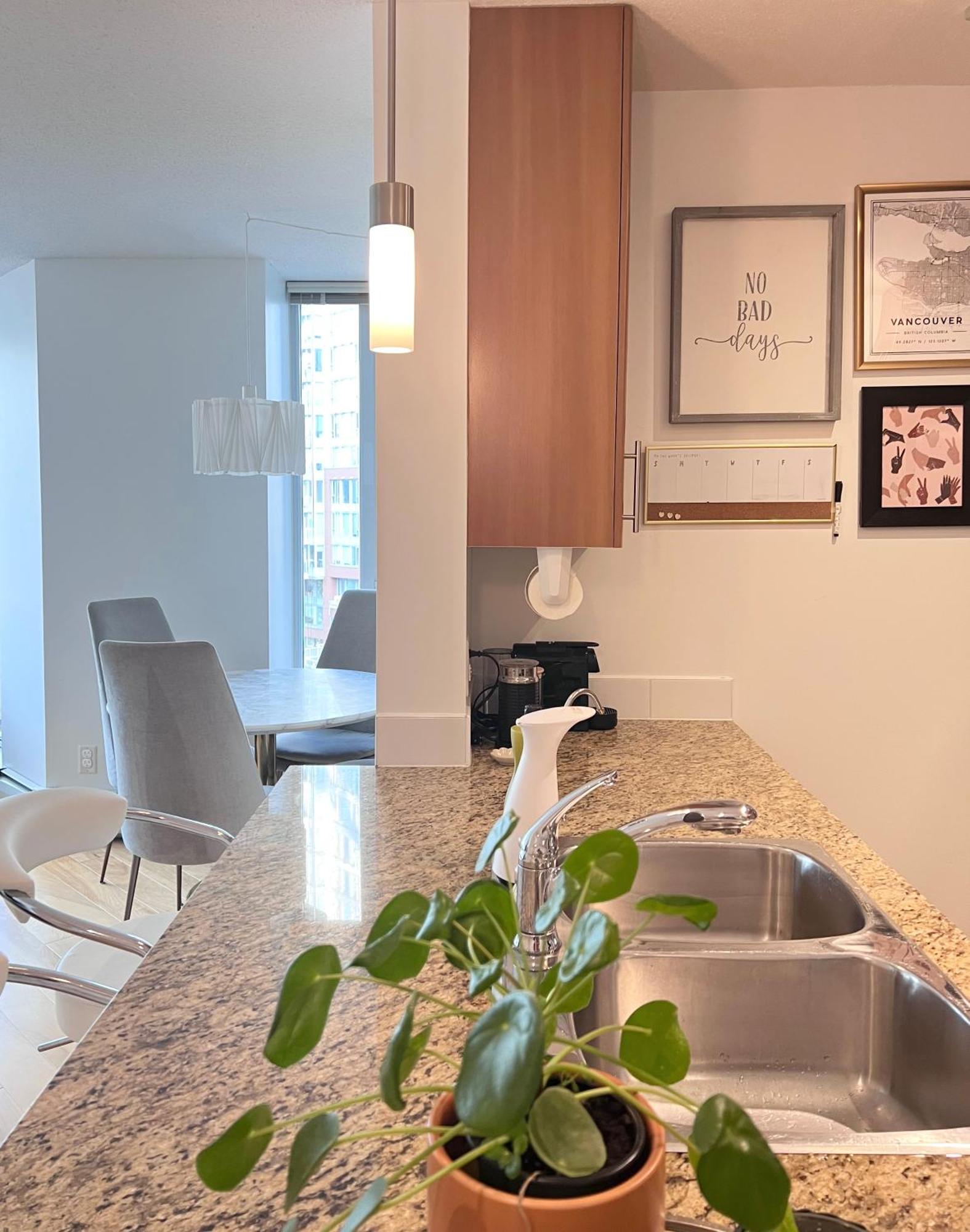 Lovely One-Bedroom Apartment With Pool, Hot Tub, And Gym In The Heart Of Downtown, Skytrain 3Min Away Vancouver Exteriér fotografie