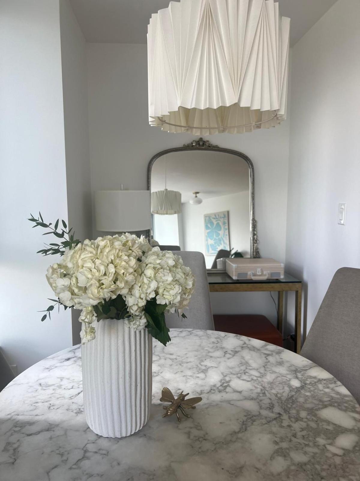 Lovely One-Bedroom Apartment With Pool, Hot Tub, And Gym In The Heart Of Downtown, Skytrain 3Min Away Vancouver Exteriér fotografie