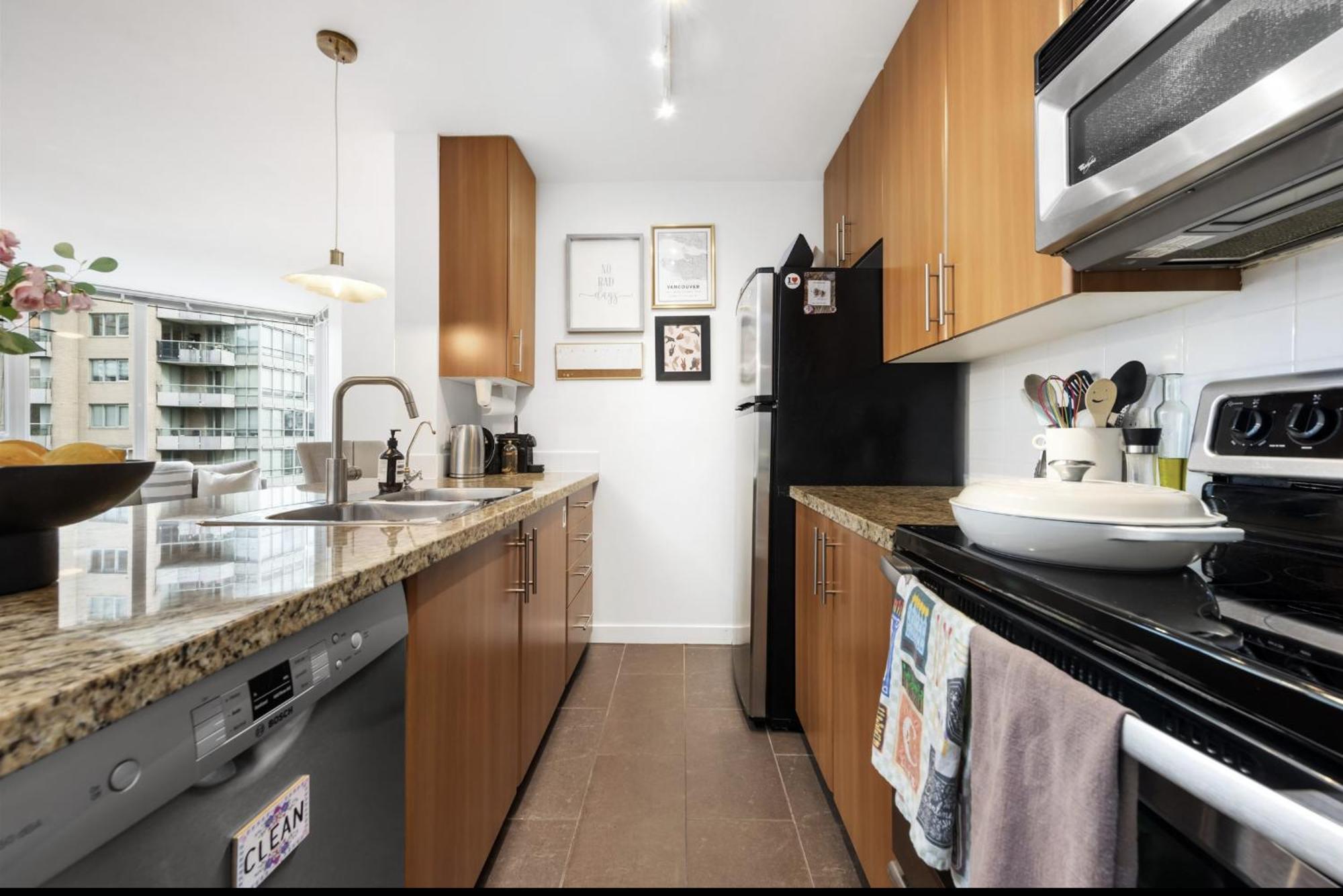 Lovely One-Bedroom Apartment With Pool, Hot Tub, And Gym In The Heart Of Downtown, Skytrain 3Min Away Vancouver Exteriér fotografie