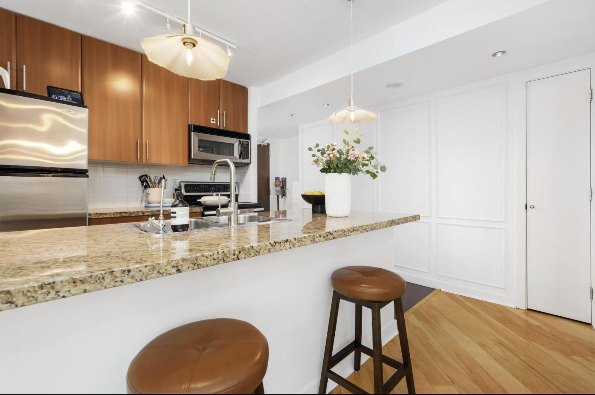 Lovely One-Bedroom Apartment With Pool, Hot Tub, And Gym In The Heart Of Downtown, Skytrain 3Min Away Vancouver Exteriér fotografie